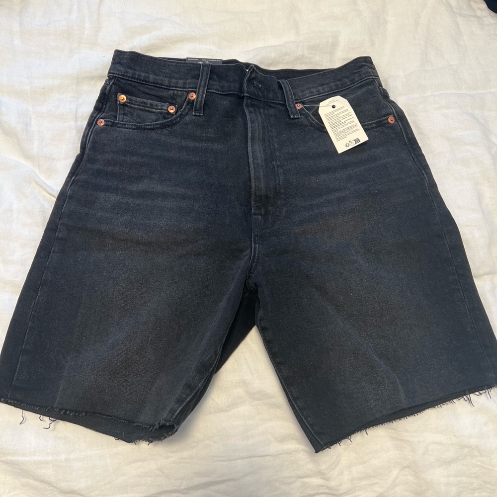 Levi’s Ribcage Black Bermuda Shorts - Picture 5 of 5